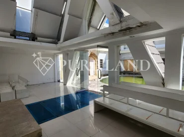 FB14001 1000m2 Strategic Commerce Building in Kuta