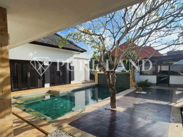 FB14002 4BR Luxury Residence Near the Airport