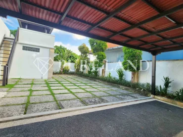 FB14002 4BR Luxury Residence Near the Airport