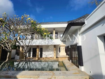 FB14002 4BR Luxury Residence Near the Airport