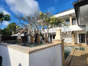 FB14002 4BR Luxury Residence Near the Airport