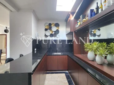 FB14002 4BR Luxury Residence Near the Airport