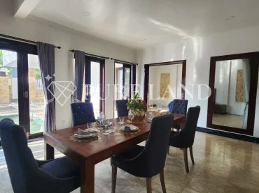 FB14002 4BR Luxury Residence Near the Airport