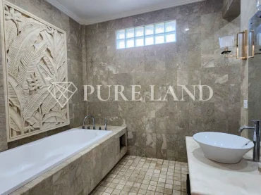 FB14002 4BR Luxury Residence Near the Airport