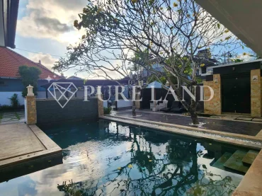 FB14002 4BR Luxury Residence Near the Airport