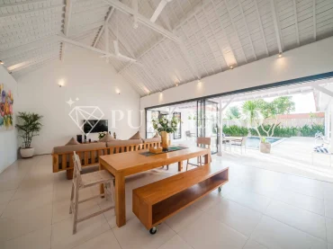 LB01005 3BR Turnkey Villa with spacious garden in Canggu