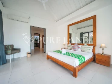 LB01005 3BR Turnkey Villa with spacious garden in Canggu