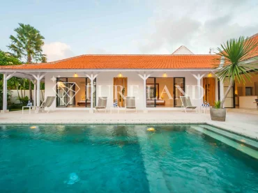 LB01005 3BR Turnkey Villa with spacious garden in Canggu