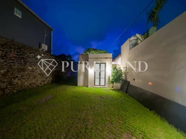 LB01005 3BR Turnkey Villa with spacious garden in Canggu