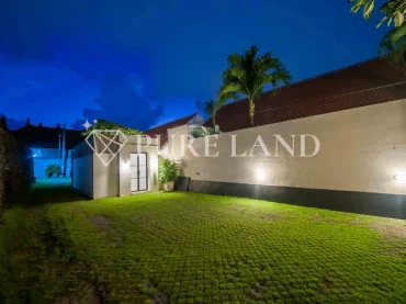LB01005 3BR Turnkey Villa with spacious garden in Canggu