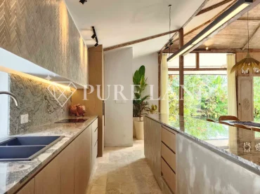 LB01006 4+2BR Grand Tropical Villa in Buduk, Canggu