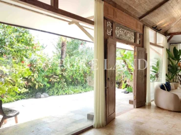 LB01006 4+2BR Grand Tropical Villa in Buduk, Canggu