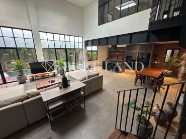 LB01007 3BR Classy Loft Villa in Central Canggu