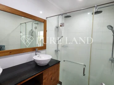 LB03010 3BR Absolute Beachfront Villa in Sanur