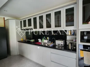 LB03010 3BR Absolute Beachfront Villa in Sanur