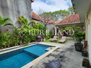 LB03010 3BR Absolute Beachfront Villa in Sanur