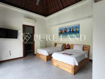 LB03010 3BR Absolute Beachfront Villa in Sanur