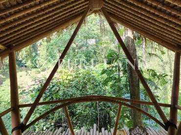 LB05021 1BR Spacious Riverfront Bamboo Villa in Ubud