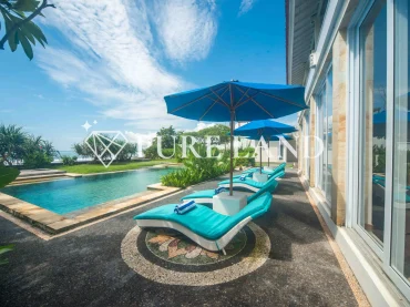 4BR Beachfront Paradise in Ketewel