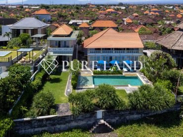 4BR Beachfront Paradise in Ketewel