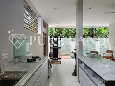 LB18001 2BR Enchanting Villa in Kedungu Beach