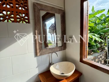 LB21001 5 Bedrooms Ocean View Villa in Nusa Penida